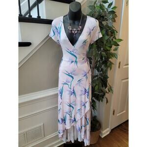 Forever 21 Maxi Dress Women's Size Medium White Blue V-Neck Short Sleeves